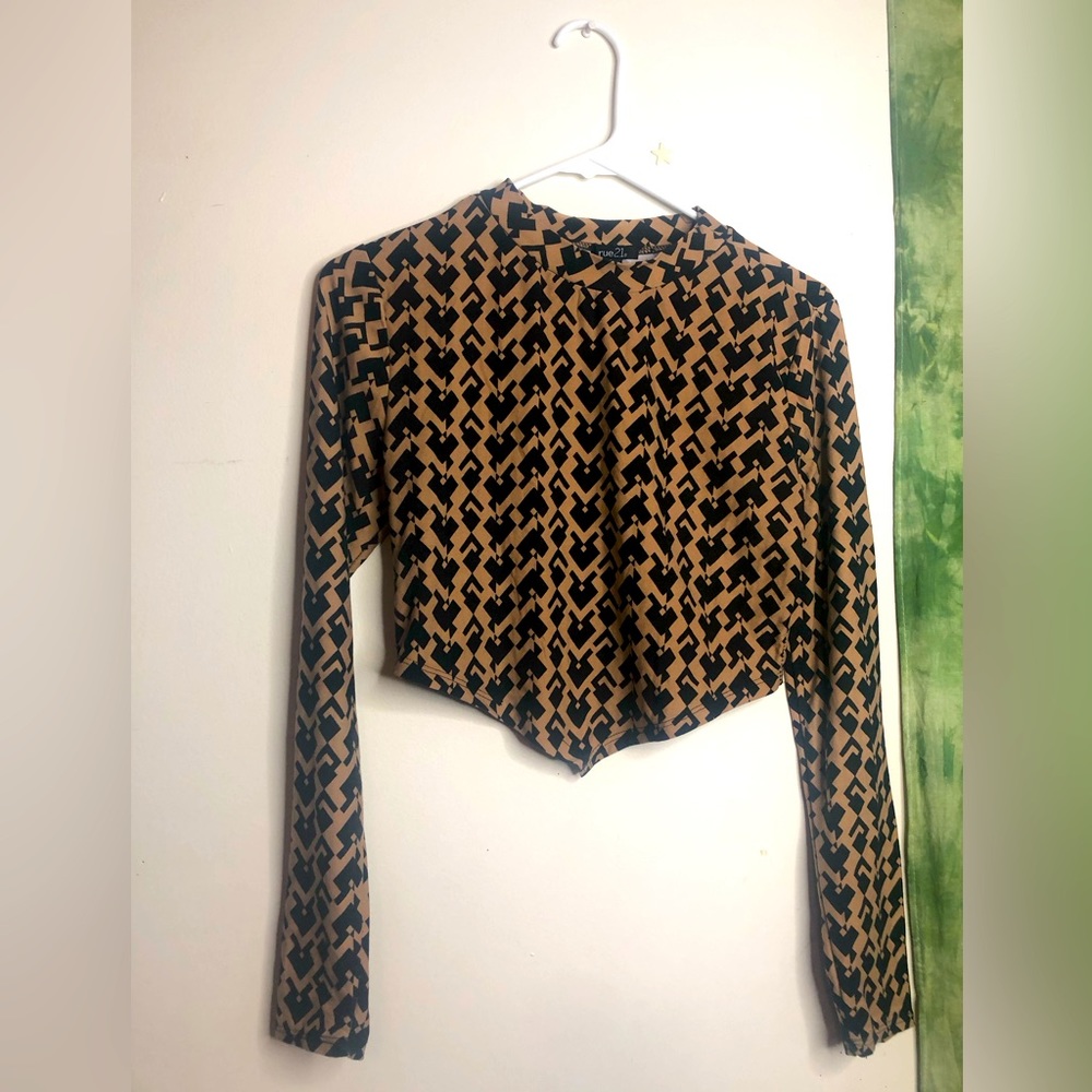 Lovely top! Great for a first date